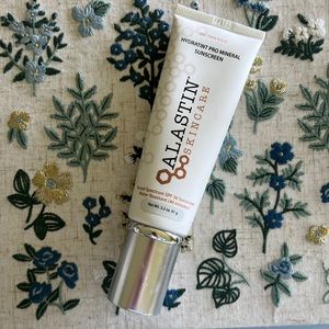Alastin Hydratint Pro Mineral Sunscreen